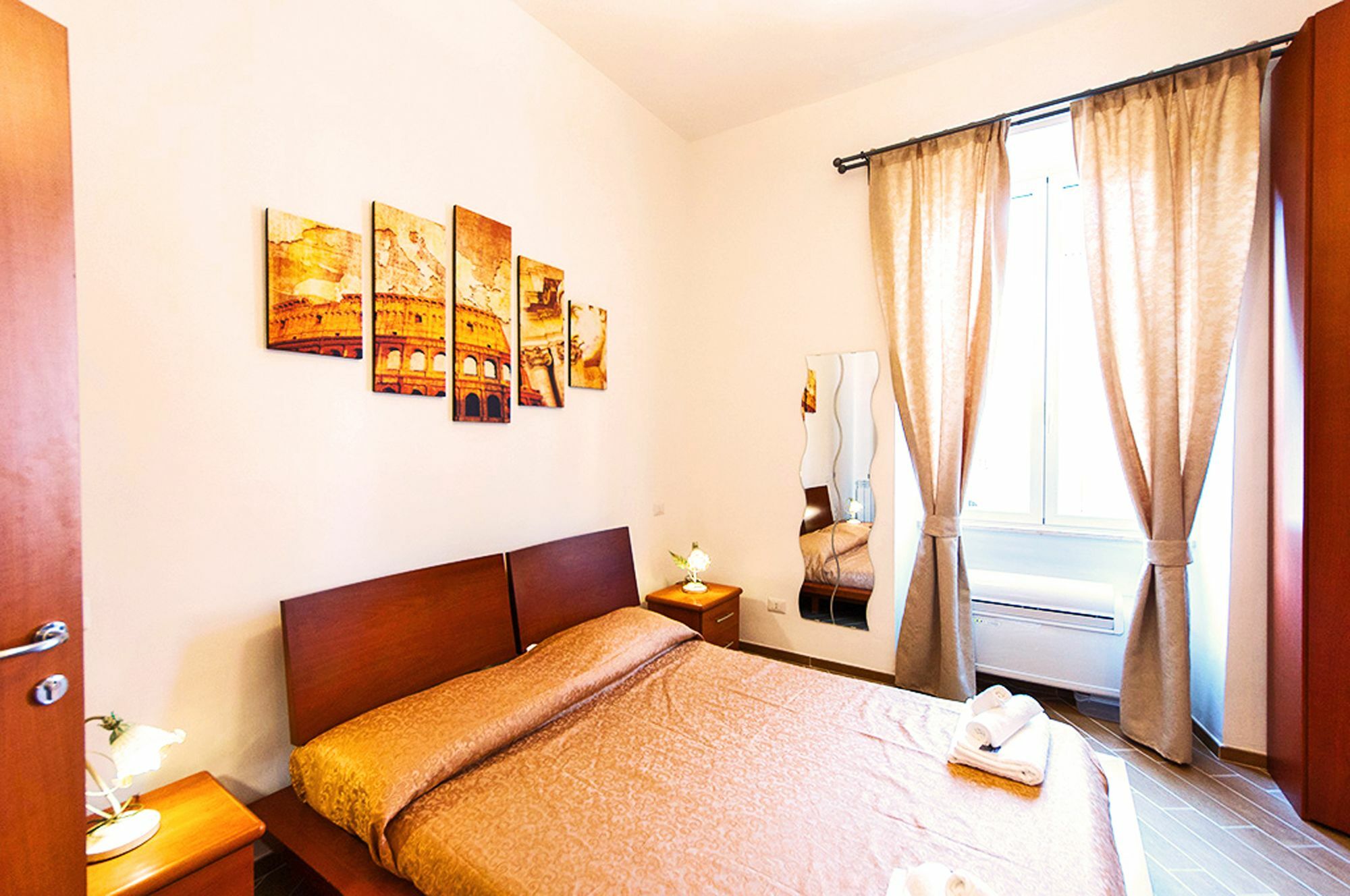 Miclad Colosseum Guest House Róma Kültér fotó