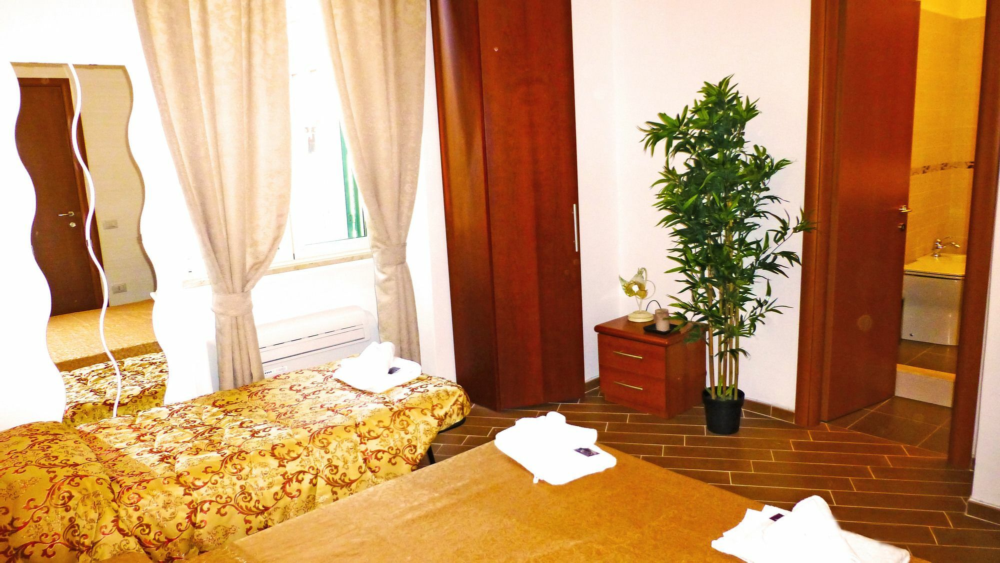 Miclad Colosseum Guest House Róma Kültér fotó